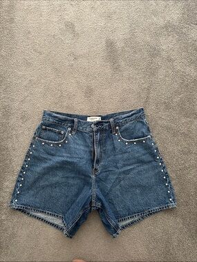 High rise loose shorts studded